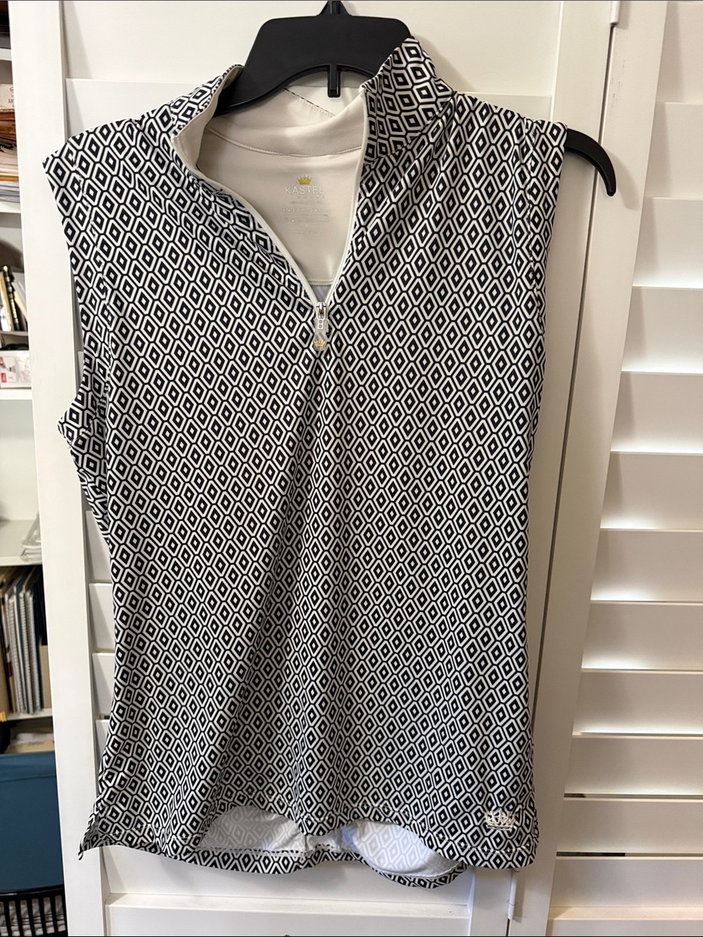 Kastel no sleeve shirt riding